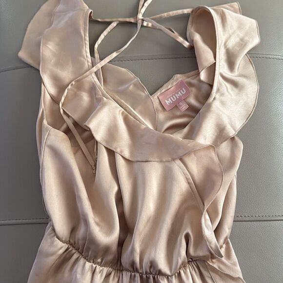 Show Me Your Mumu Samantha Ruffle Wrap Satin Midi Dress Champagne Small - Picture 9 of 11